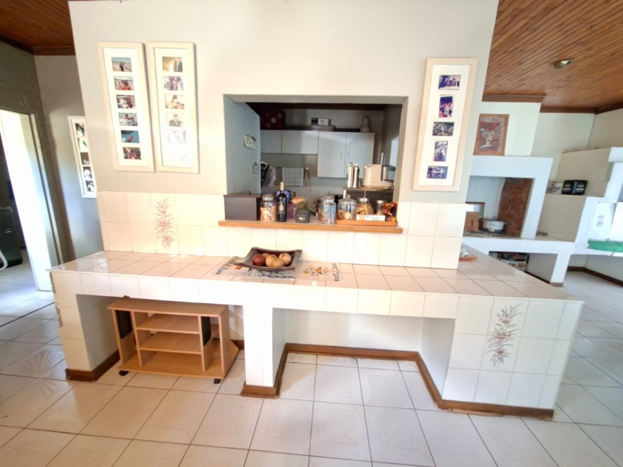 6 Bedroom Property for Sale in Heuwelsig Free State